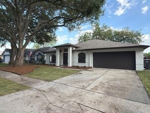 Building Photo - 1714 Staysail Dr