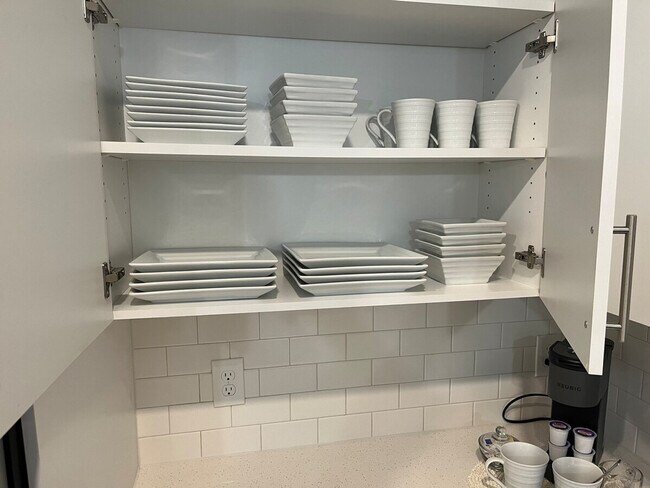 Building Photo - 853 Saddle Ridge Rd