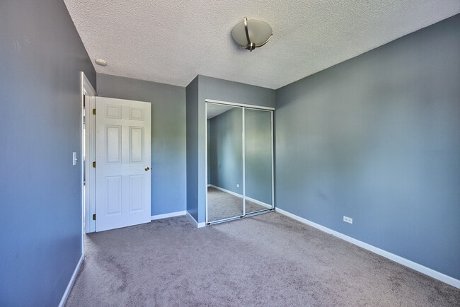Building Photo - 3724 Merrimac Ln E
