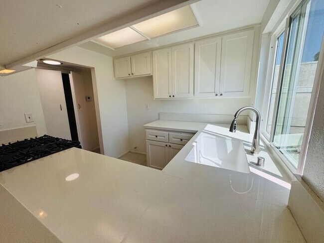 Building Photo - Your Dream Retreat Awaits in Nantucket Vil...