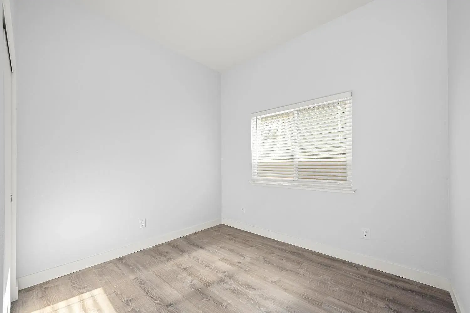 Building Photo - 6643 Laguna Park Dr