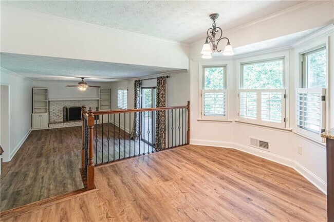 Building Photo - 9630 Pine Thicket Way