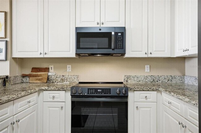 Building Photo - 60 Surfview Dr