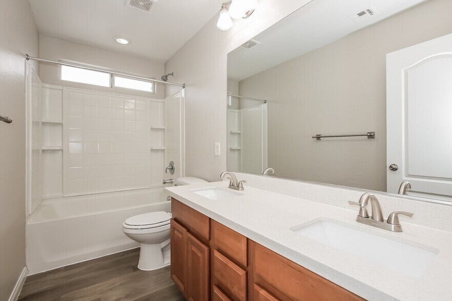 Building Photo - 1417 Beams Ave