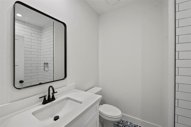 Building Photo - 8419 Venus St
