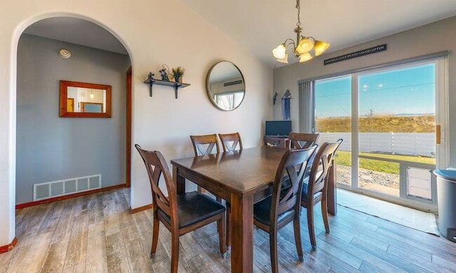 Building Photo - 3880 Graphite Ct