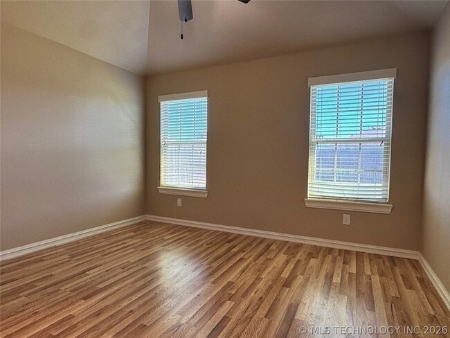 Building Photo - 1038 E 146 Ct S