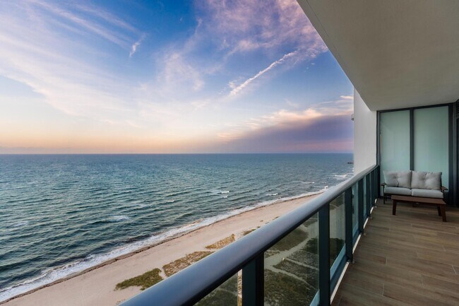 Building Photo - 900 N Ocean Blvd
