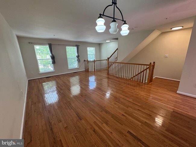 Building Photo - 6007 Rose Bay Dr