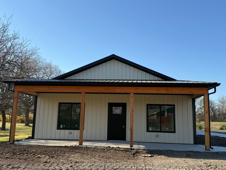 Building Photo - 405 W Allison St