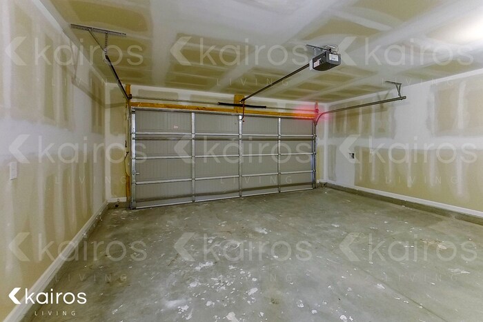 Building Photo - 13 Carrollton Dr