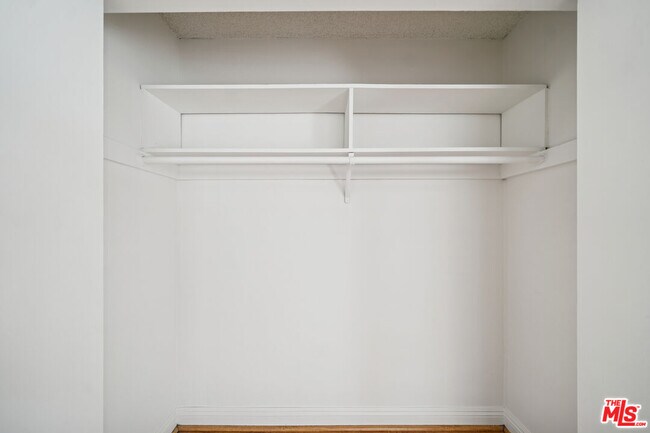 Building Photo - 131 Orlando Ave