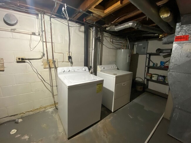 Building Photo - 1 Bed 1 Bath Duplex in Moorhead!