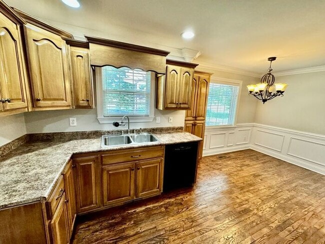 Building Photo - Home available in popular area