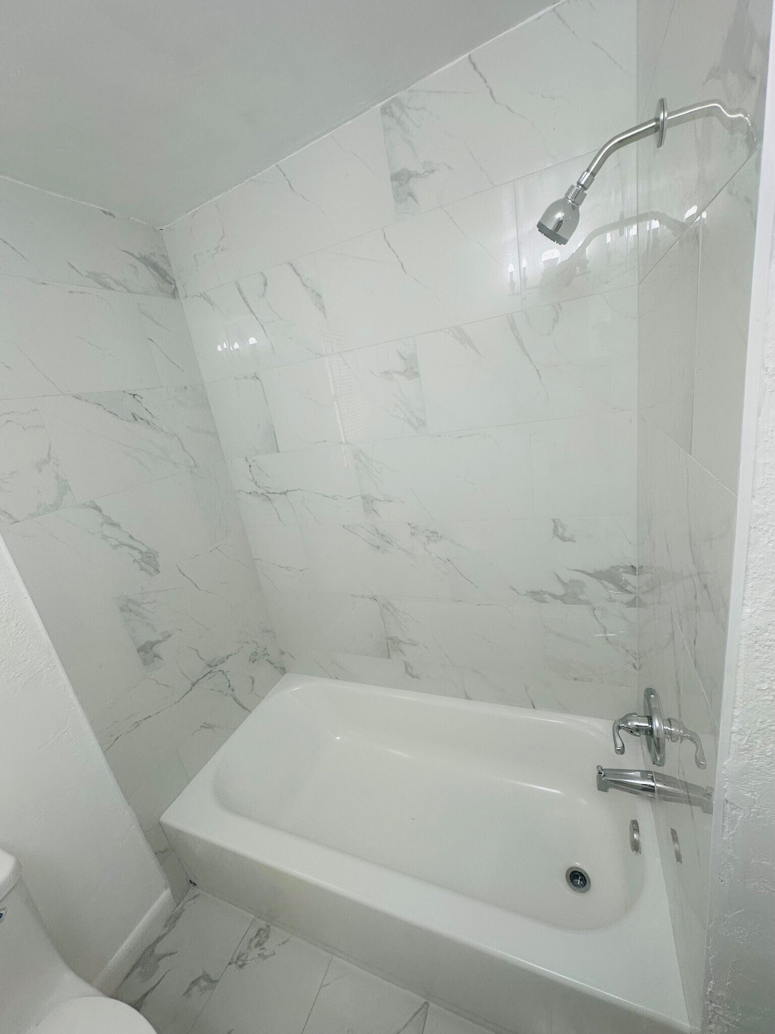 Building Photo - 1451 W 21st St