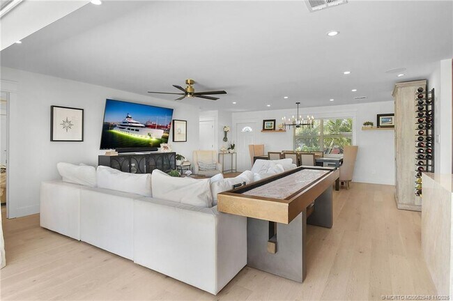 Building Photo - 1425 SW Egret Way