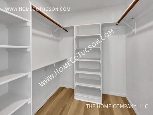 Building Photo - 3873 S Havenhurst Dr