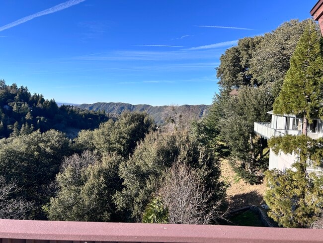 Building Photo - 262 Delle Dr