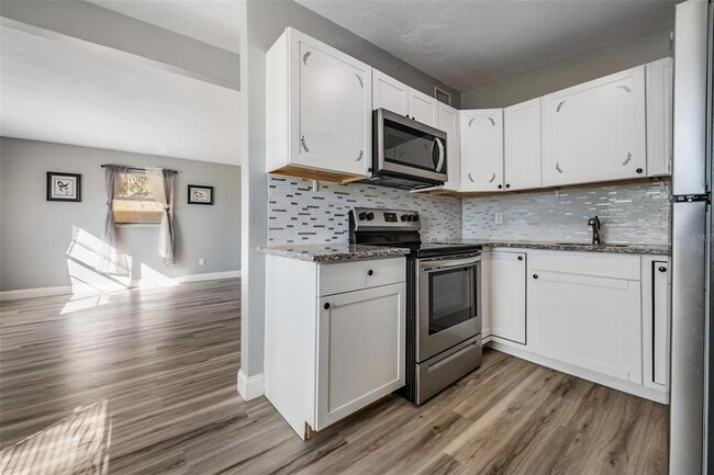 Building Photo - 810 Jurgens St