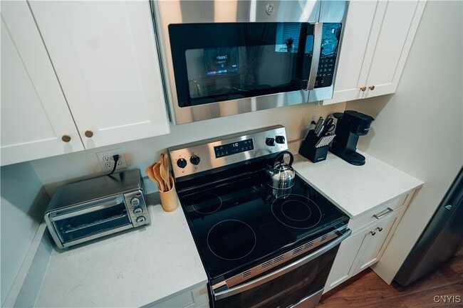 Building Photo - 110 Hotel St