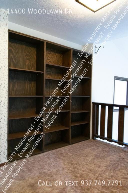 Building Photo - 14400 Woodlawn Dr