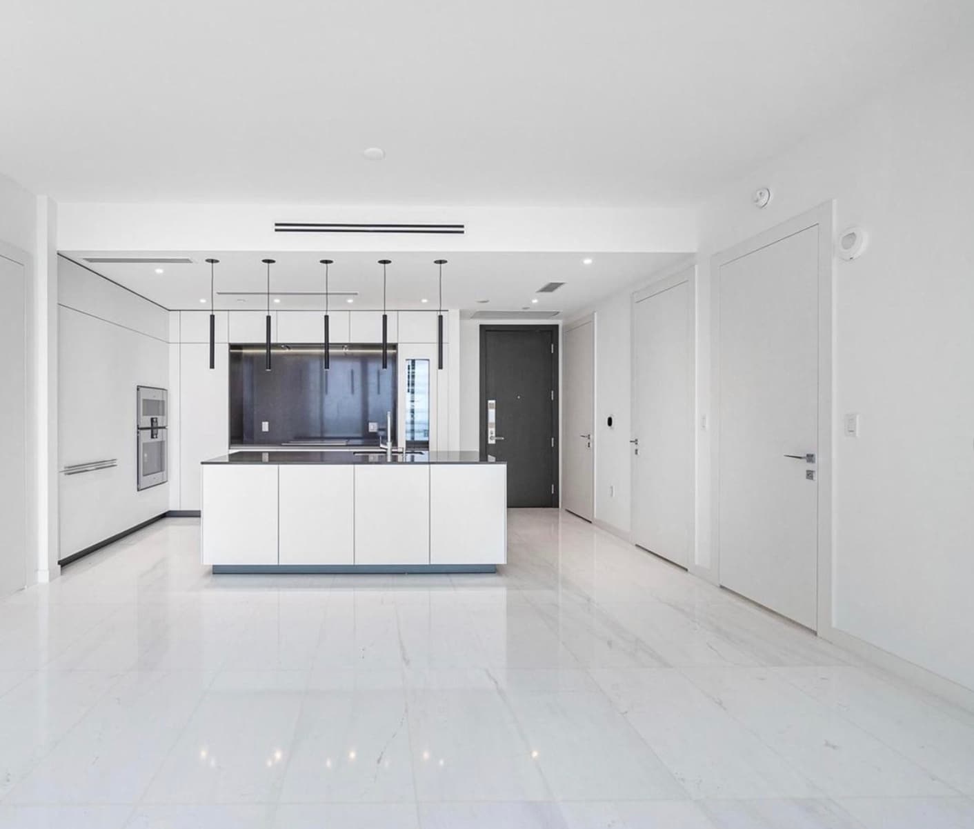 Building Photo - 300 Biscayne Boulevard Way