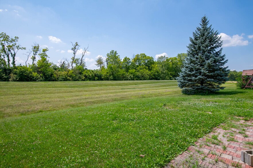 Building Photo - 9661 Trail Dr
