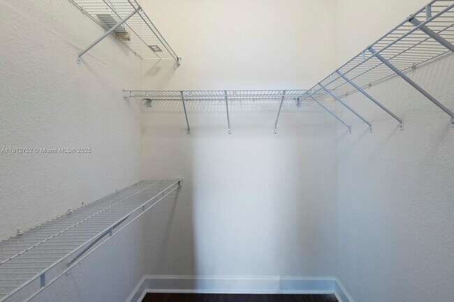 Building Photo - 6001 SW 70th St