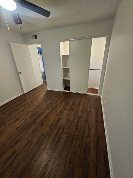 Building Photo - 146 Green Bay Rd