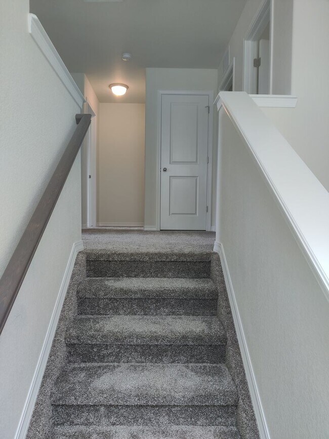 Building Photo - New Home in Enclaves - Close to Barnes Rd!