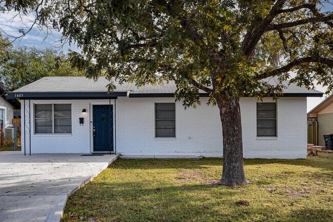 Building Photo - 1605 Ave P