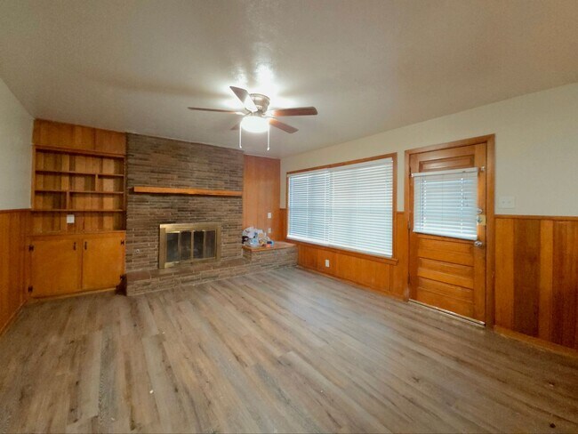 Building Photo - Spacious 3 Bed 2 Bath In Central Lubbock