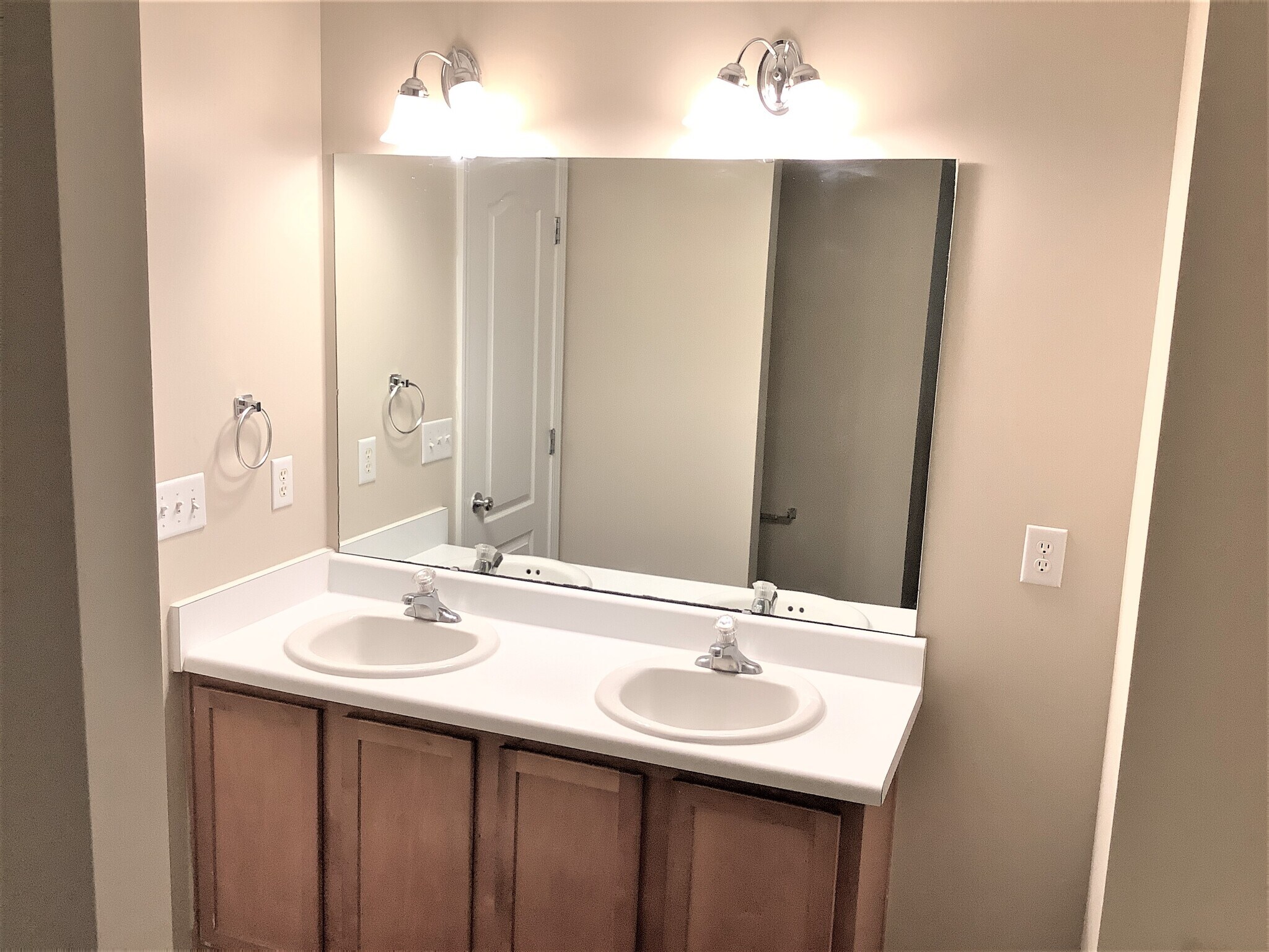 Building Photo - 2758 Windchase Dr