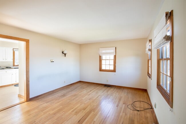 Building Photo - 396 Prindle Rd
