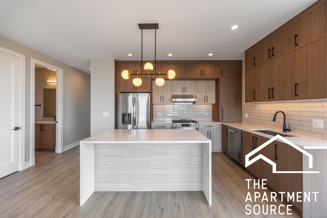 Building Photo - 2351 W Flournoy St