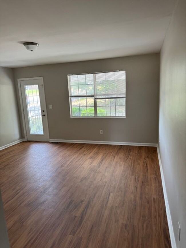 Building Photo - Charming North Augusta Duplex