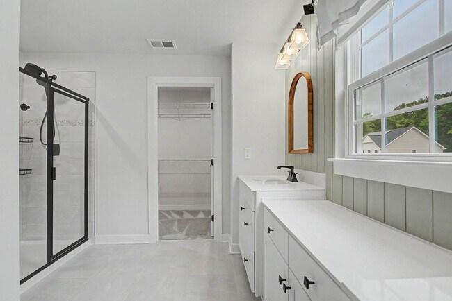 Building Photo - 239 Darden Dr