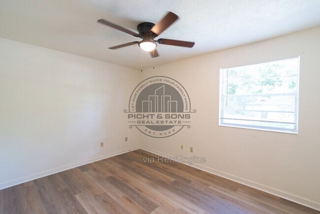 Building Photo - 3721 Maria Cir