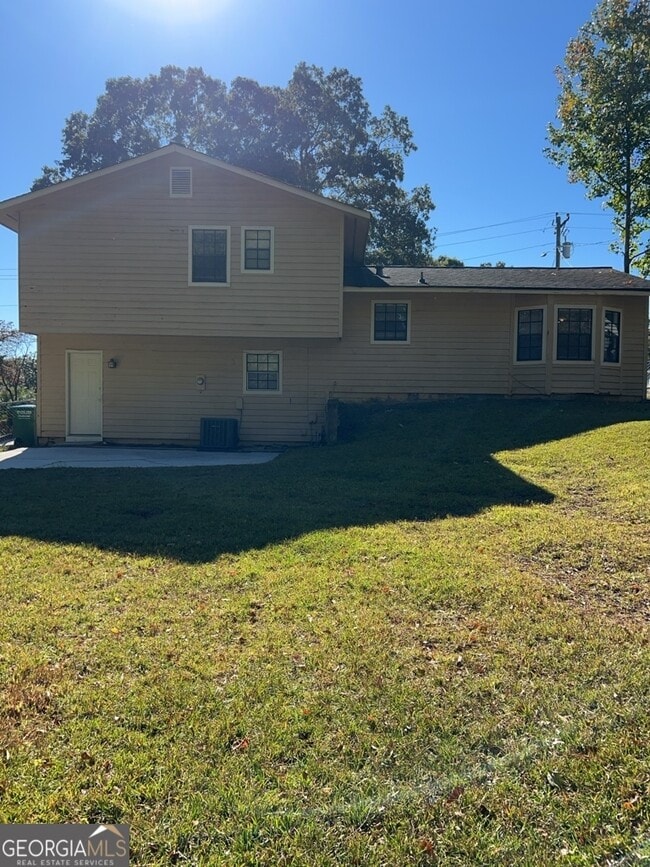 Building Photo - 2693 Seneca Trail NW