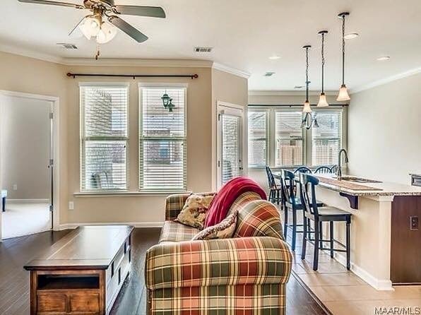 Building Photo - New Park - 5BR/3BA w/ 2900+sq ft