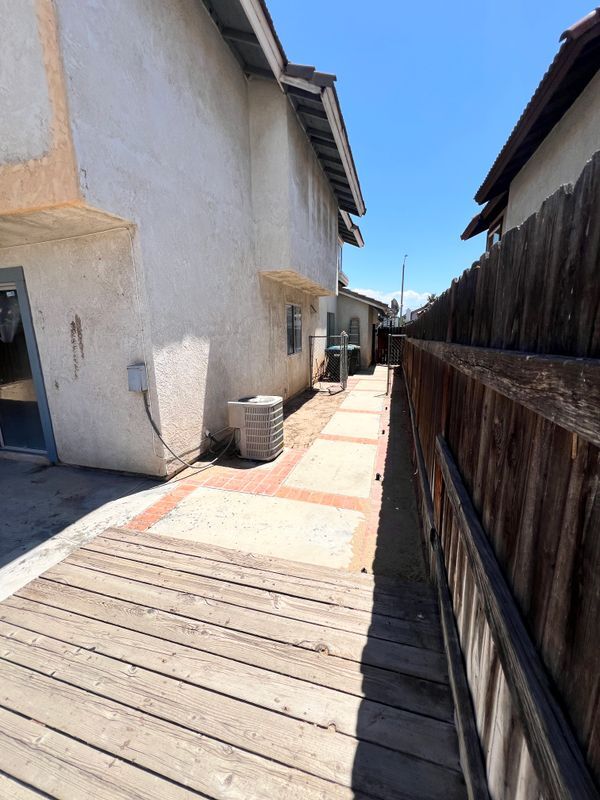 Building Photo - 1195 Bautista Ln