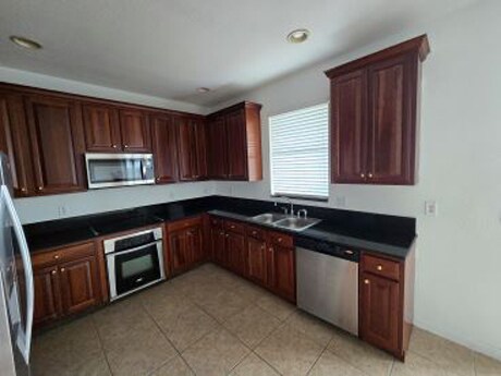 Building Photo - 7070 Venice Way