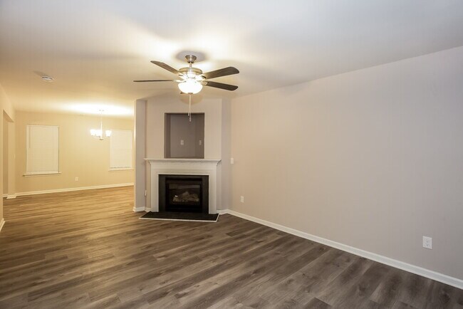 Building Photo - 926 Ramsgate Dr SW