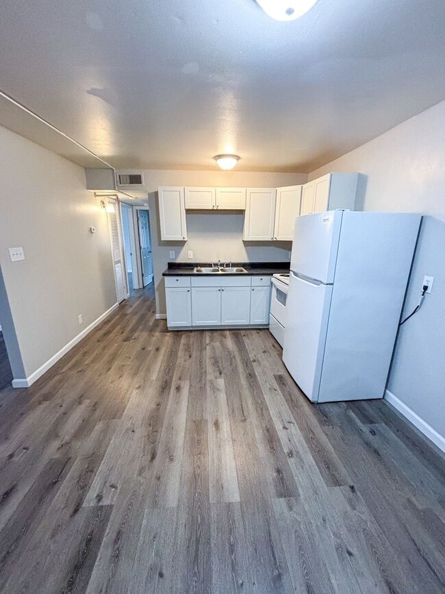 Building Photo - Polkview Apartments