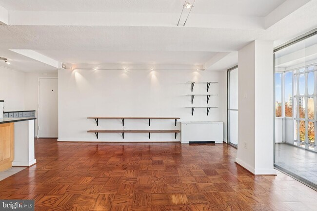 Building Photo - 1301 Delaware Ave SW