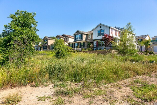 Building Photo - Citrus Heights AMAZING FLOOR-PLAN (Solar) ...