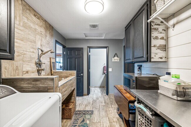 Building Photo - 51025 Burns Canyon Rd