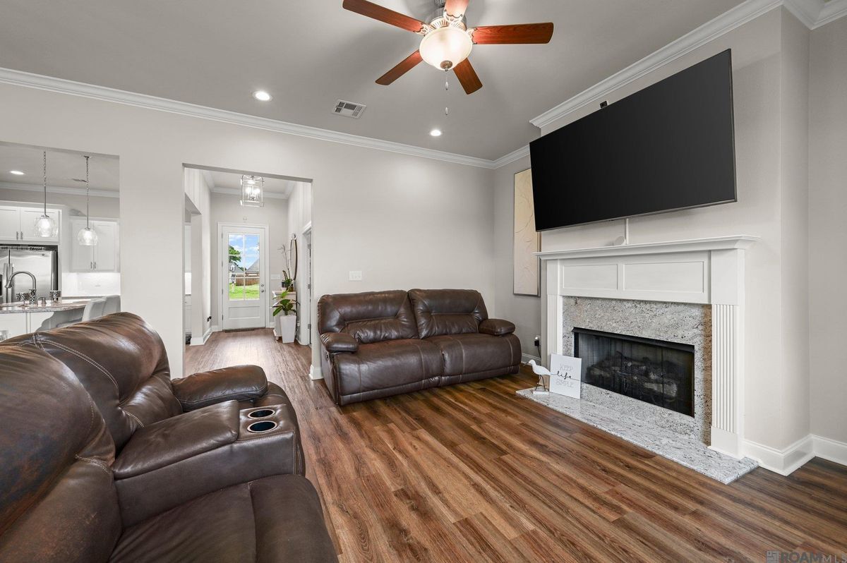 Building Photo - 5207 White River Rd