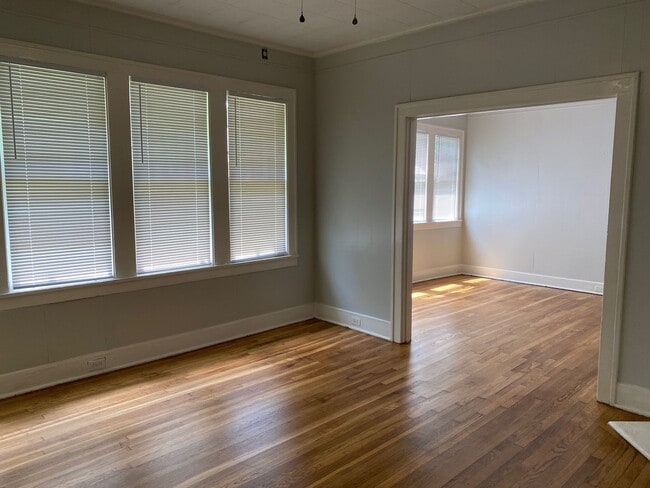 Building Photo - Highland 3BR/1BA by Centenary College