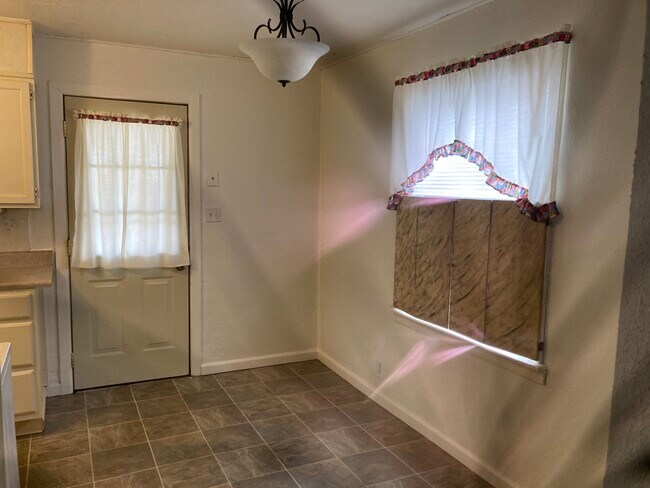 Building Photo - 226 N Delmar Ave